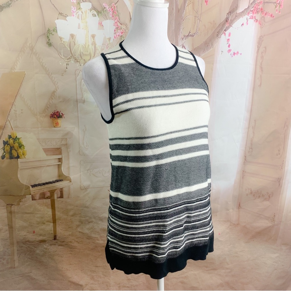 VINCE Stripes Sleeveless Cotton Blouse